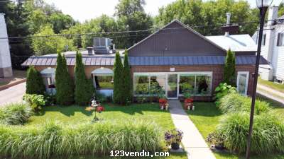 Annonces classees img:preview Interg?n?ration avec revenus St-F?lix