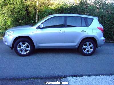 Annonces classees img:preview Toyota RAV4 2,2 sport 2006