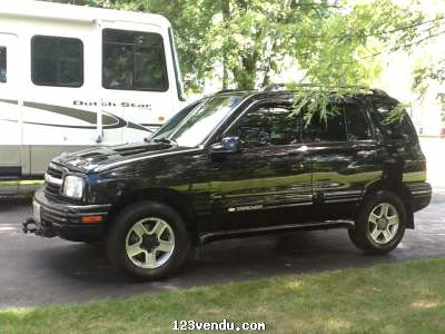Annonces classees img:preview 2003 Chevrolet Tracker SUV