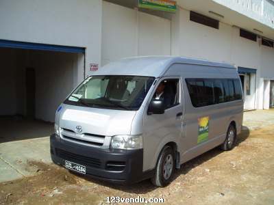 Annonces classees img:preview Micro Bus Toyota HIACE usage touristique ou personnel