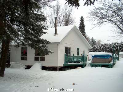 Annonces classees img:preview Chalet à vendre en Estrie