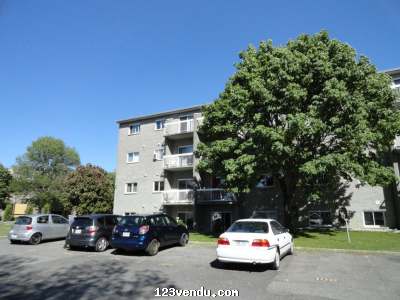 Annonces classees img:preview 302-493 Cherbourg, Longueuil  139 000$