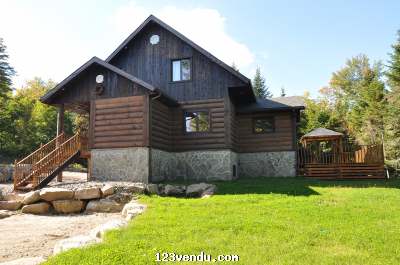 Annonces classees img:preview www.chaletboisrondavendre.com 15 minutes de Saint-Sauveur