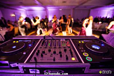 Annonces classees img:preview DJ / ANIMATEUR À 370 $