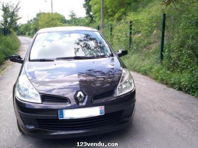 Annonces classees img:preview Don  Renault clio 2 1l5 dci 