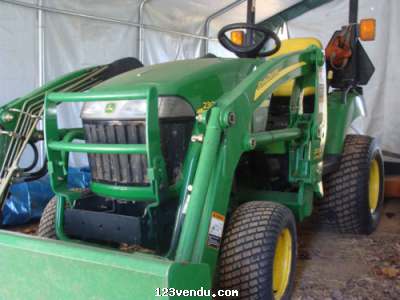 Annonces classees img:preview 2007 John Deere 2305 Tracteur TVH 200CX avec chargeuse en bon etat