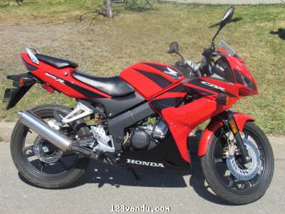 Annonces classees img:preview Honda Cbr 125 à Vendre