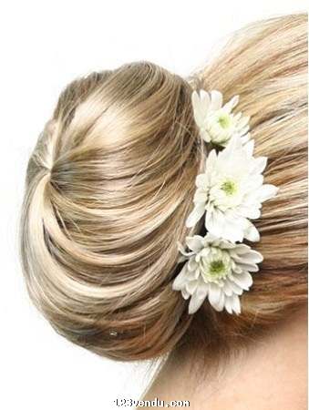 Annonces classees img:preview Mariage - Rallonges de cheveux, postiches, maquillage, coiffure