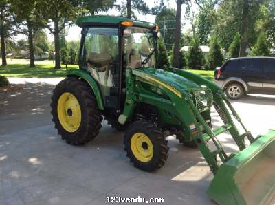 Annonces classees img:preview 2011 John Deere Tractor 4520, 50 Hours