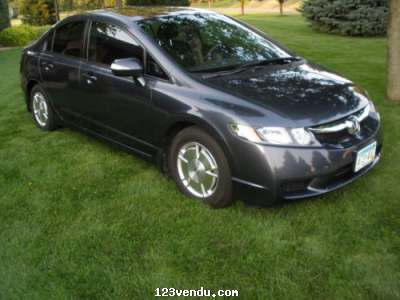 Annonces classees img:preview Excellent  2009 Honda Civic Hybrid a tres bon etat